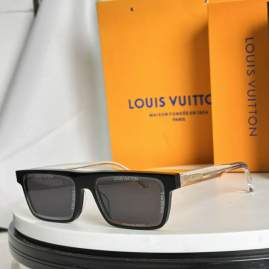 Picture of Louis Vuitton Sunglasses _SKUfw74907720fw